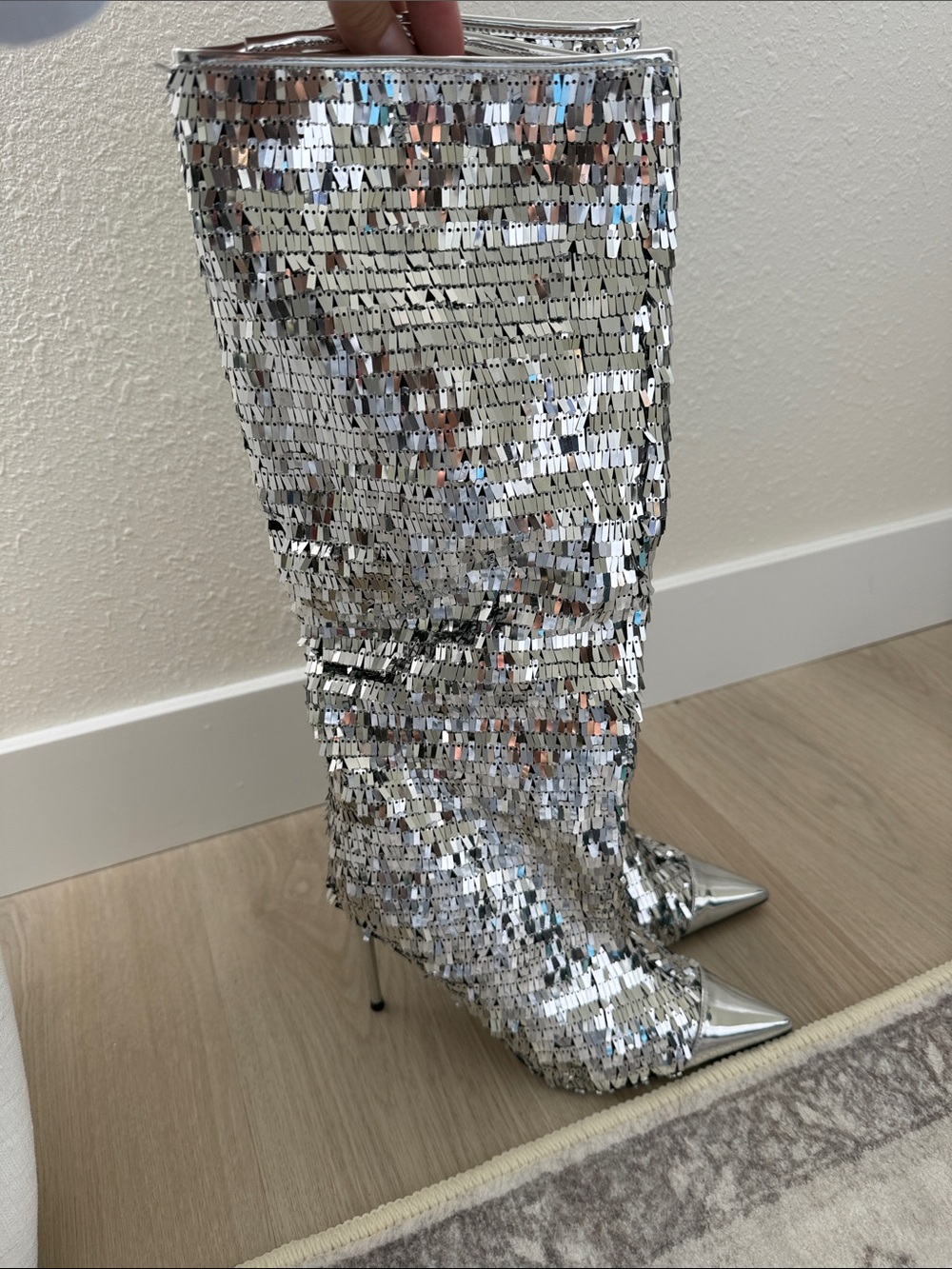 Steve Madden Silver Sequin Pointed-Toe Stiletto Boots. 8.5 New w/out box - Picture 2 of 5